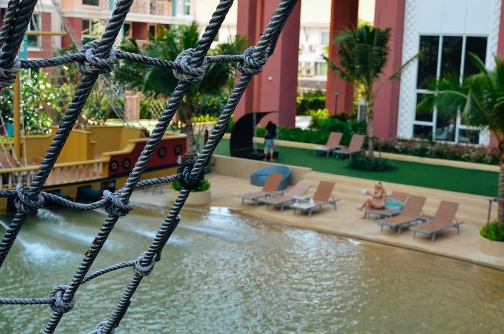 Grand Caribbean Resort Jomtian Pattaya Exterior photo